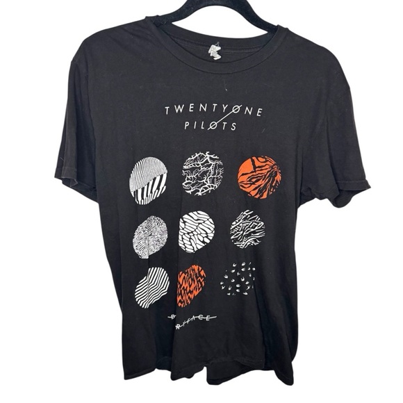 Twenty One Pilots Blurry Face Black Graphic T-Shirt - Picture 1 of 5